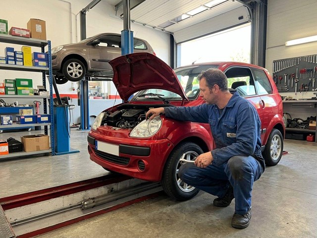 Taller especializado en coches sin carnet en Verín